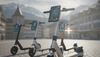 Vergleich von E-Roller Modellen mit integrierter Navigation.